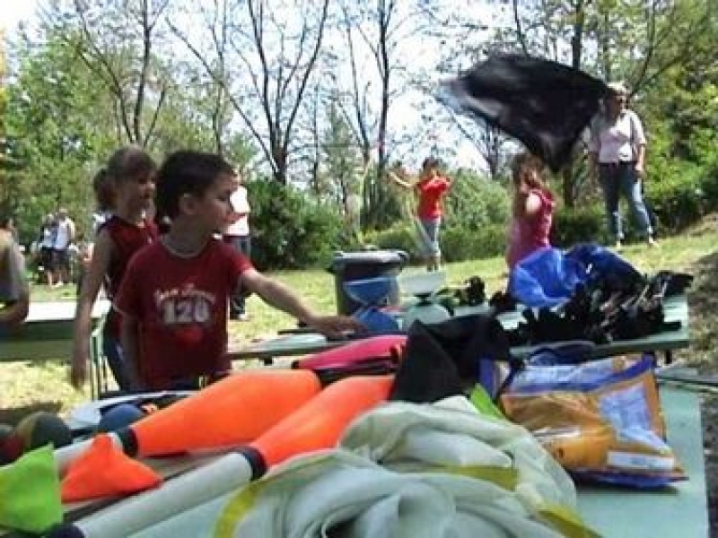 ZSONGLŐR ANIMÁTOROK RENDELÉSE<br>GYERMEK ÉS CSALÁDI PROGRAMOKRA<br>“ZSONGLŐR BIRODALOM”