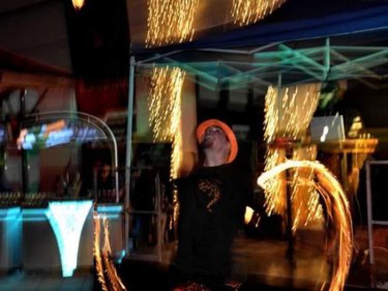 VENDÉGVÁRÁSHOZ VENDÉGFOGADÁSHOZ<br>“FORRÓ A HANGULAT”