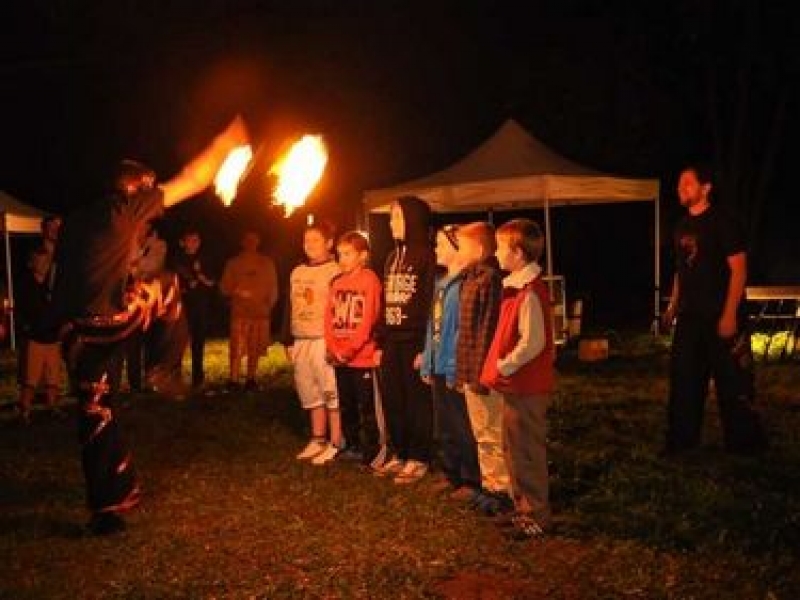 KISEBB RENDEZVÉNYEKRE, FALUNAPOKRA<br>“VIDÉKI TŰZ”